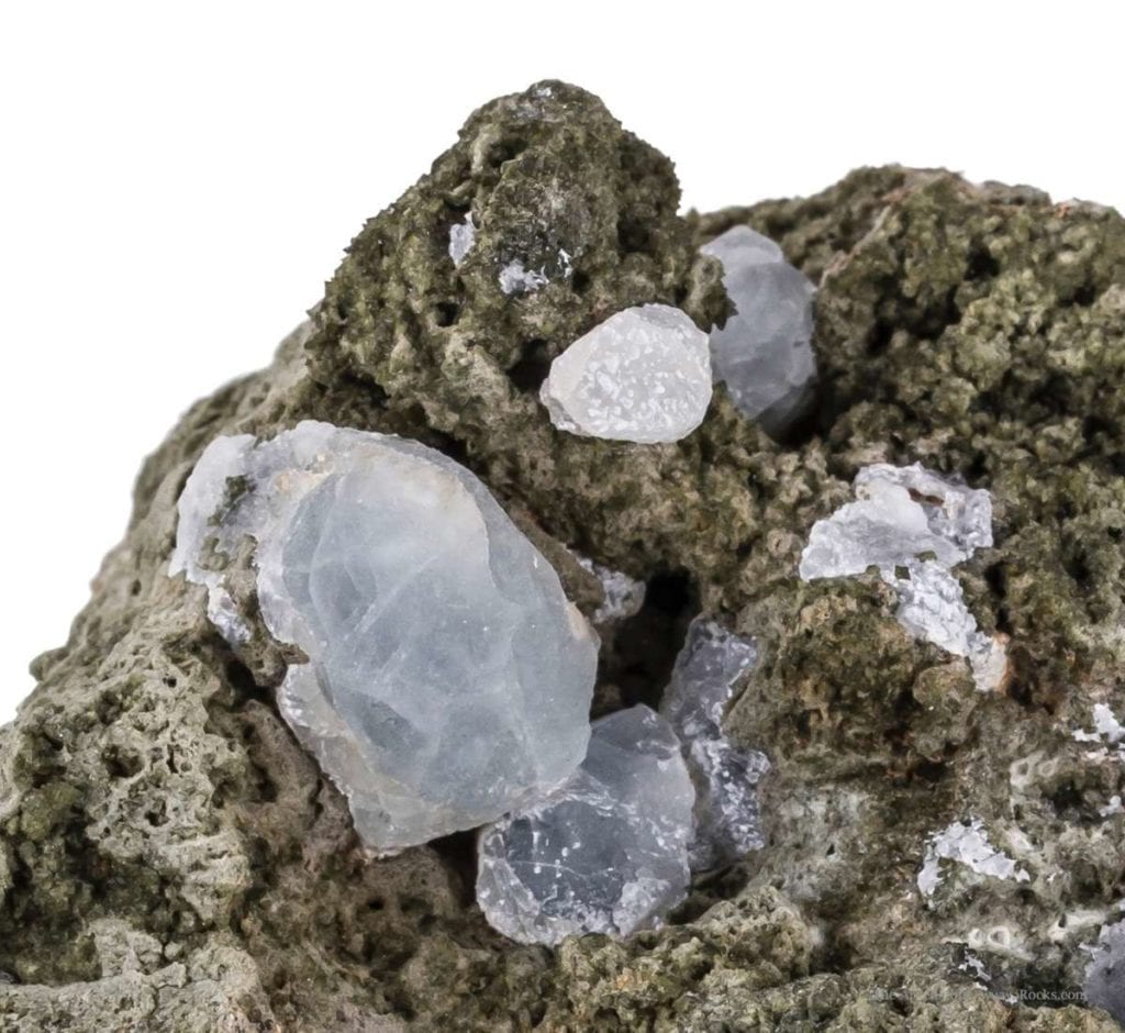 Cristal de Haüyne sobre basalto - Italia