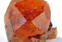 Cristal de granate mandarina - Tanzania