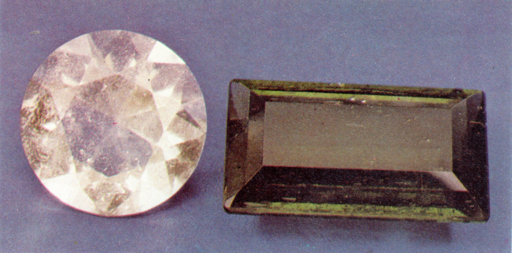 Variedades de tektita: vidrio del desierto de Libia y piedra de Moldavit