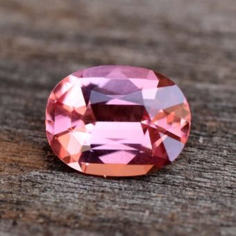 Espinela rosa - Lista de piedras preciosas rosas